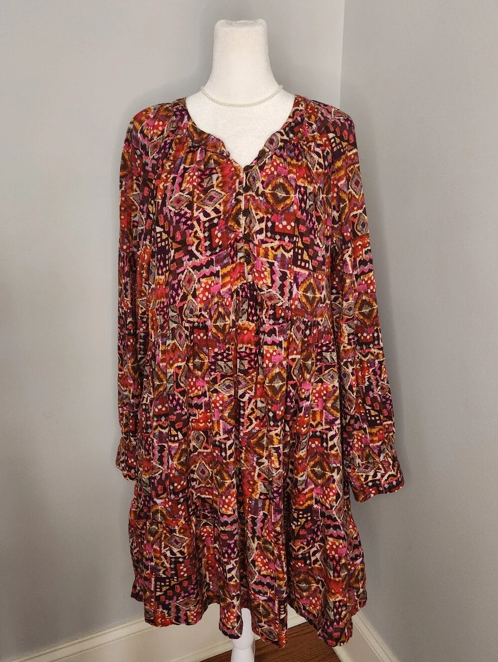 Xirena Lilith Geometric Printed Long Sleeve Tiered Dress in Burgundy and Pink L